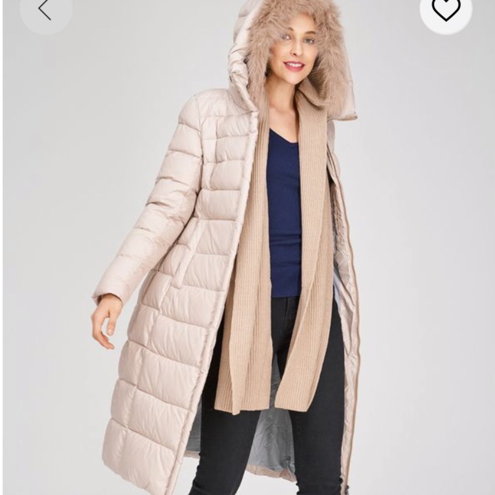 Quilted jacket with scarf included.